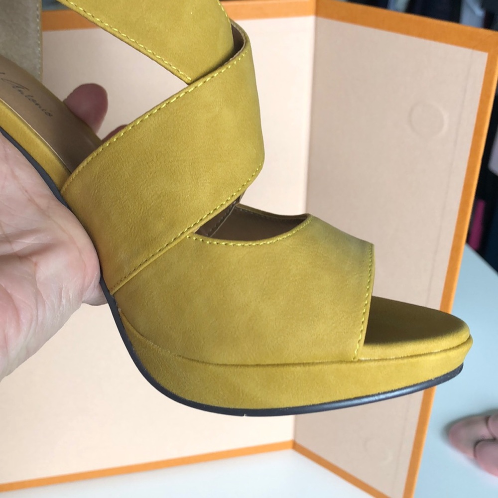 Shoes - Picture 5 of 5